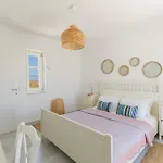 Pergola Paros Cycladic House By The Sea+pool Сasa de vacaciones