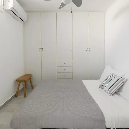 Pergola Paros Cycladic House By The Sea+pool 度假居 *