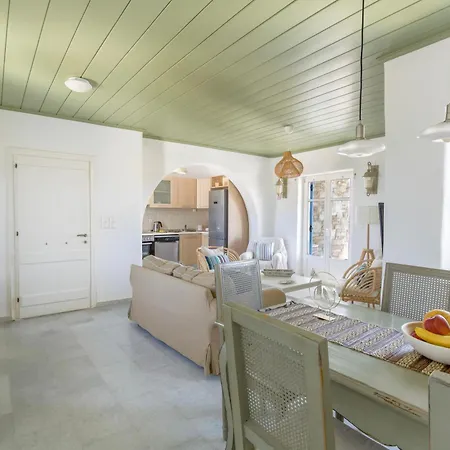 Pergola Paros Cycladic House By The Sea+pool 度假居 *