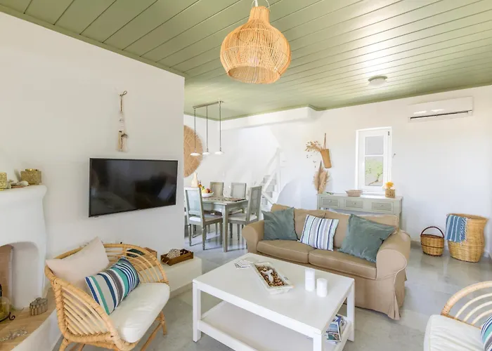 Casa de Férias Pergola Paros Cycladic House By The Sea+pool